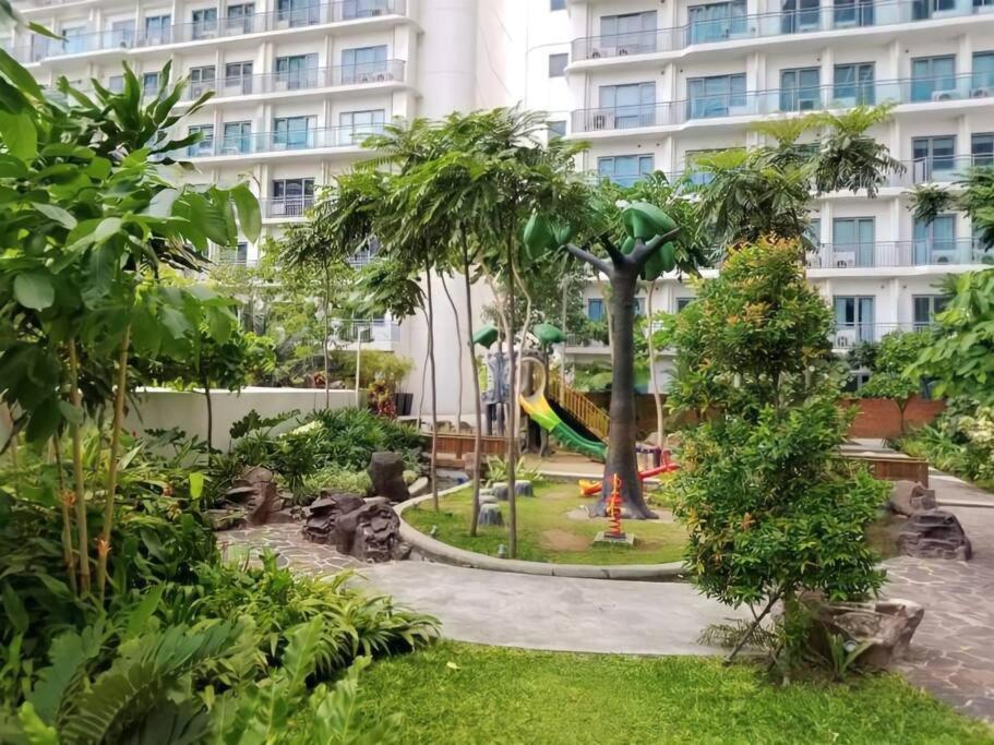 Aveline Suites Elite Rockwell View Acqua Private Residences Near Rockwell Makati Manila Esterno foto