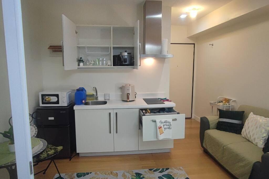 Aveline Suites Elite Rockwell View Acqua Private Residences Near Rockwell Makati Manila Esterno foto