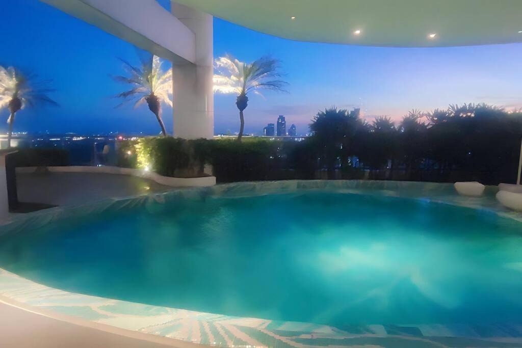 Aveline Suites Elite Rockwell View Acqua Private Residences Near Rockwell Makati Manila Esterno foto