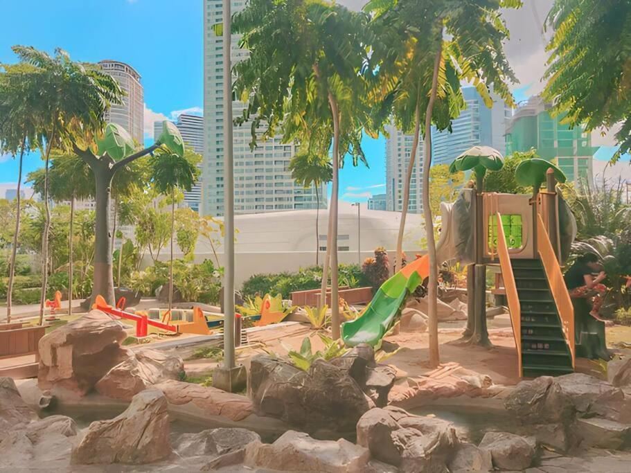 Aveline Suites Elite Rockwell View Acqua Private Residences Near Rockwell Makati Manila Esterno foto