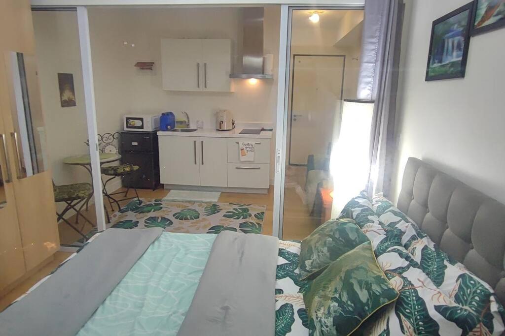 Aveline Suites Elite Rockwell View Acqua Private Residences Near Rockwell Makati Manila Esterno foto