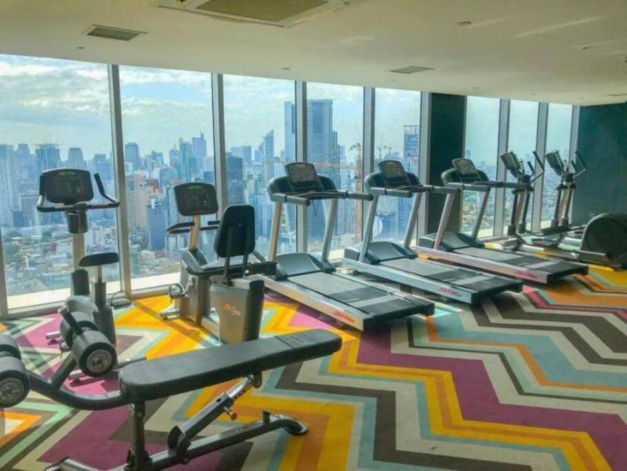 Aveline Suites Elite Rockwell View Acqua Private Residences Near Rockwell Makati Manila Esterno foto